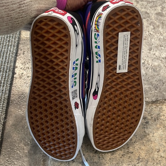 Vans - Picture 7 of 8